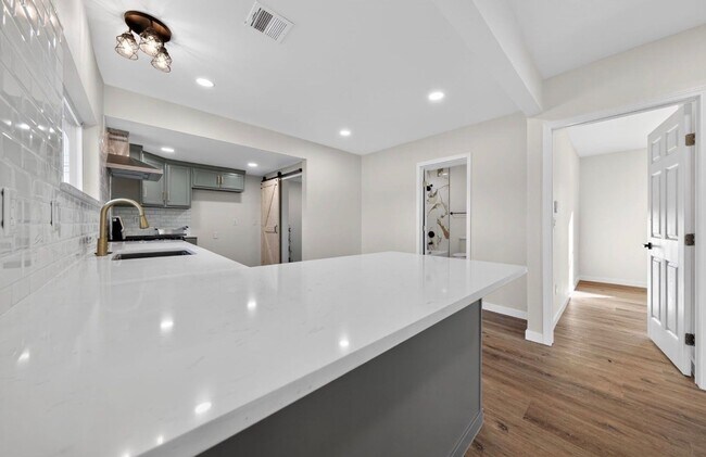 Foto del edificio - 4822 Denison St