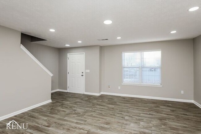 Building Photo - 2355 Delfern Dr NW