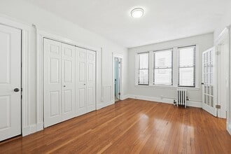 Building Photo - 62 Queensberry St