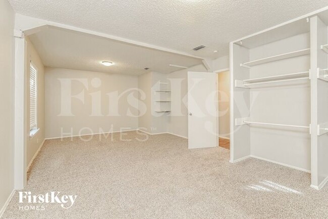 Foto del edificio - 7123 Glen Creek