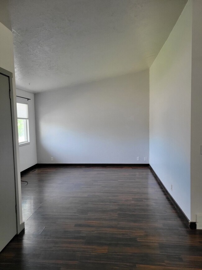 Building Photo - 8095 Twain Cir