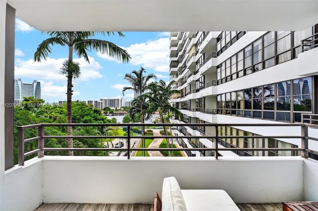 Photo - 500 Three Islands Boulevard Apartment