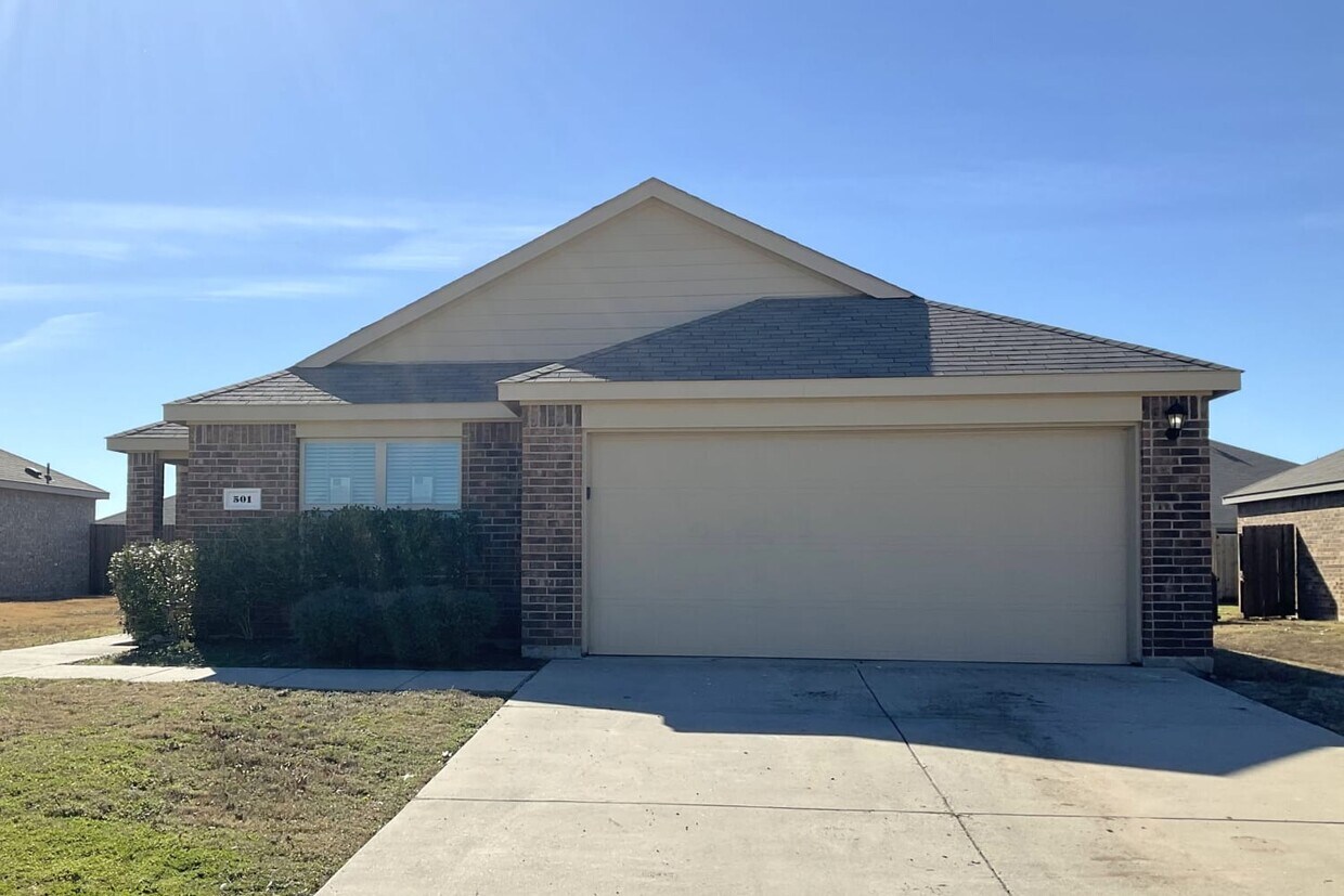 501 Hawthorn House Rental in Nevada, TX