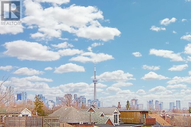 Building Photo - 911 Dovercourt Rd