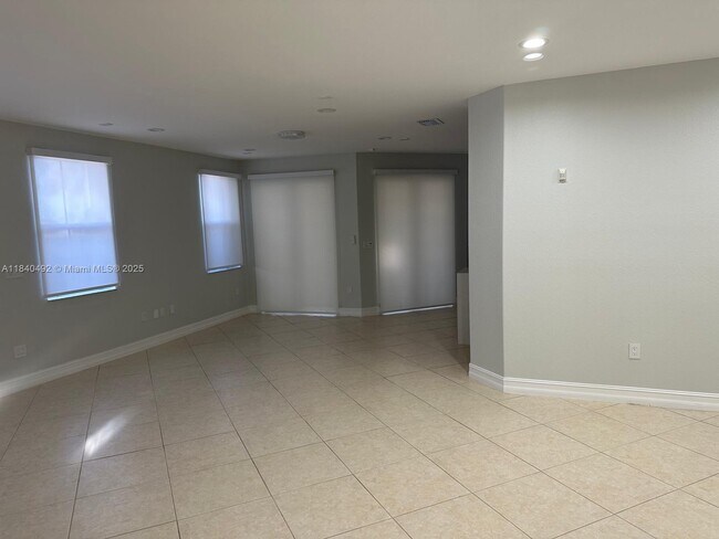 Foto del edificio - 11177 NW 79th Ln