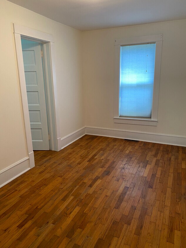 Bedroom - 6917 Childsdale Ave NE