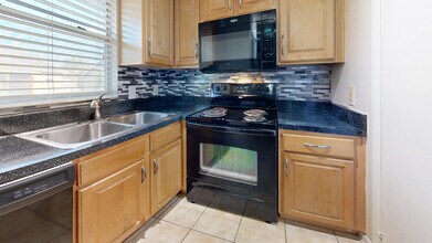 Interior Photo - Alafaya Woods