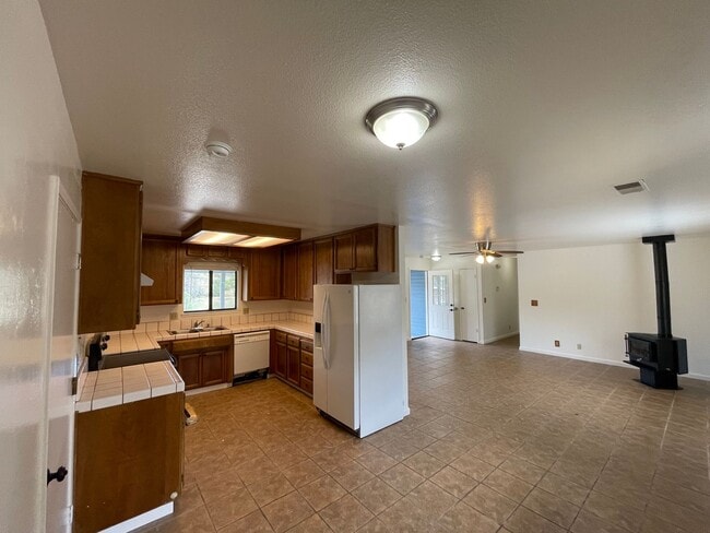 Foto del edificio - Fresh & Clean 3br with views