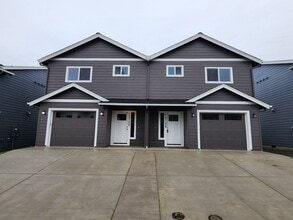 Building Photo - 1010 Peach Rd