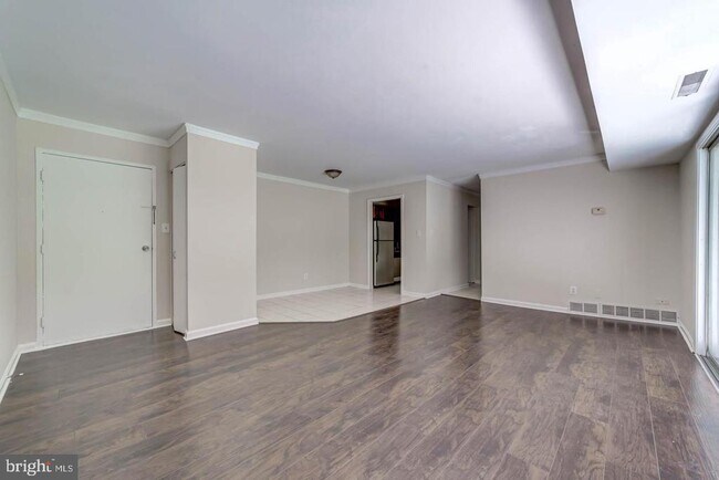 Building Photo - 10165 Fair Wds Dr
