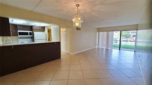 Foto del edificio - 5801 Washington St