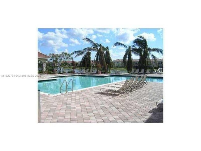 Foto del edificio - 2544 Centergate Dr