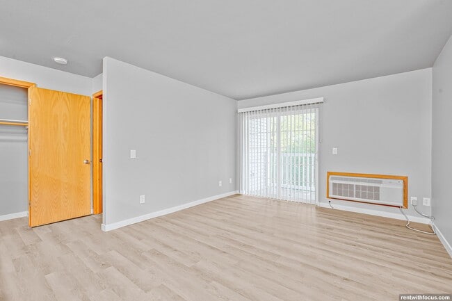 Interior Photo - Ridgewood Trails