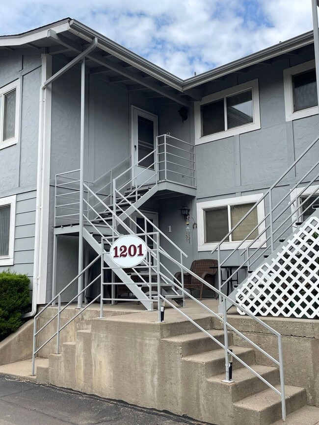 Foto del edificio - Convenient Florida Road Condo