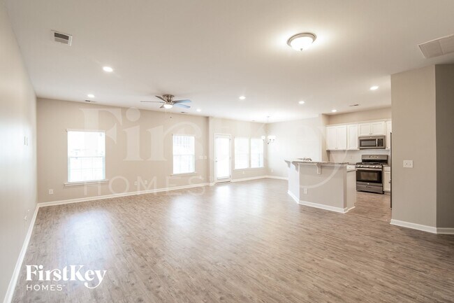 Foto del edificio - 758 Redbud Ln