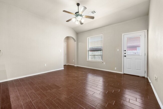 Foto del edificio - NICE 3 BEDROOM DUPLEX LOCATED IN NEW BRAUNFELS, TEXAS!