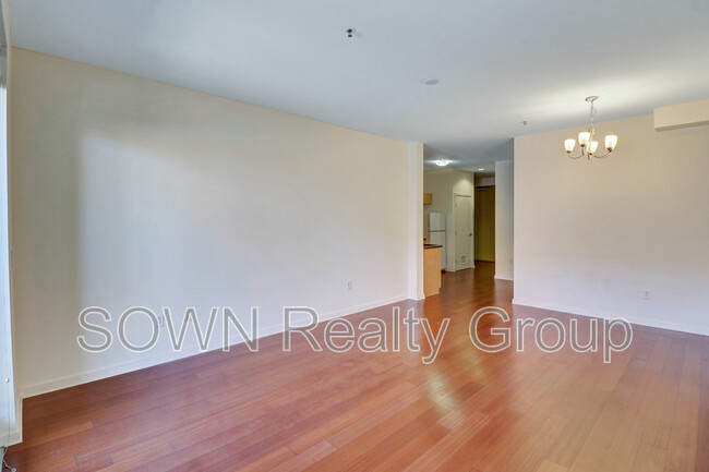 Building Photo - 1007 41st St