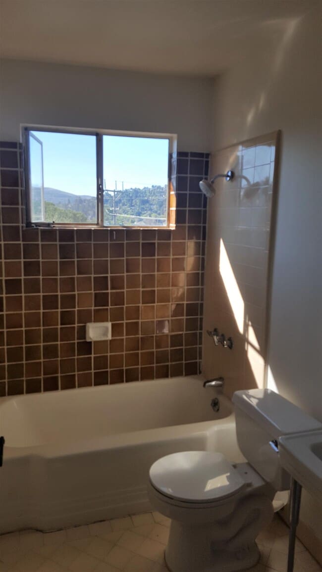 Building Photo - 39 Roque Moraes Dr