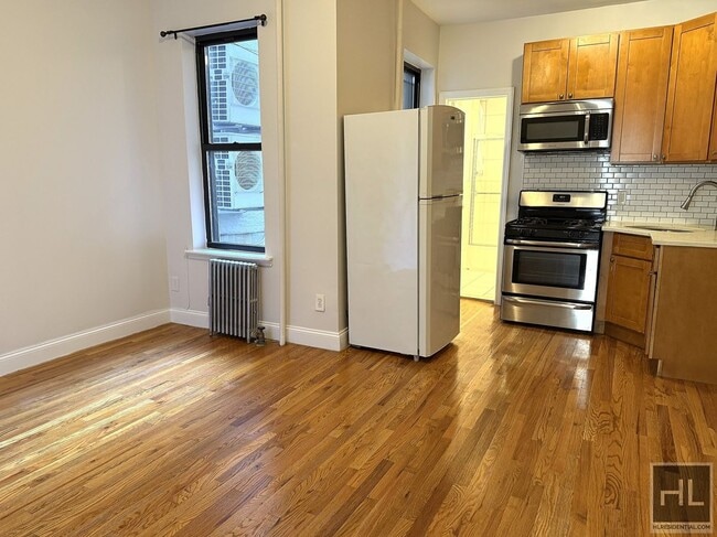 Building Photo - SENATOR STREET