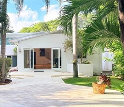 Building Photo - 2301 S Miami Ave