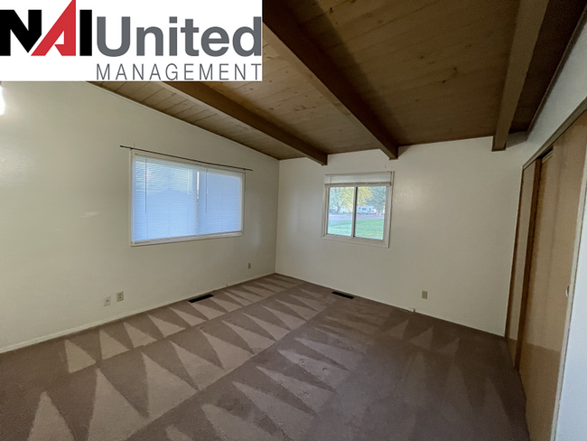 Building Photo - 3 bedroom, 1 bathroom for rent!