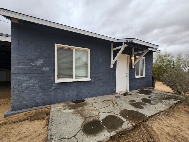 Building Photo - 73514 Desert Trail Dr