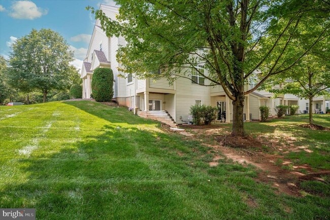 Building Photo - 701 Dresher Woods Dr
