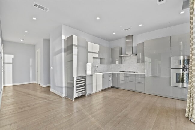 Building Photo - 4521 San Felipe St