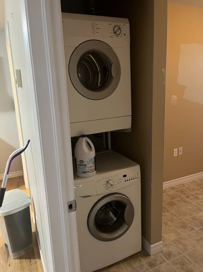 Photo du bâtiment - 10534 Rue Principale