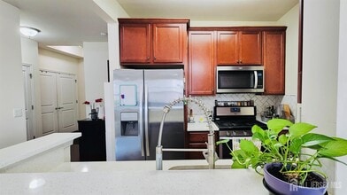 Building Photo - 548 E Celebration Way