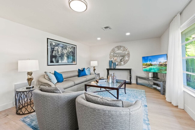 Building Photo - 606 Wedge Dr