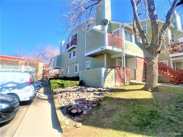 Primary Photo - 982 S Dearborn Way
