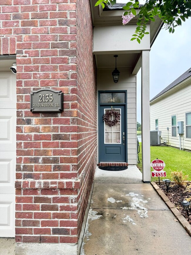 Building Photo - 3BD/2.5BA Home for Lease in Shadowbrook Lakes