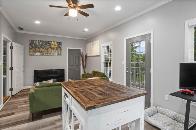Foto del edificio - 869 Hall St NW