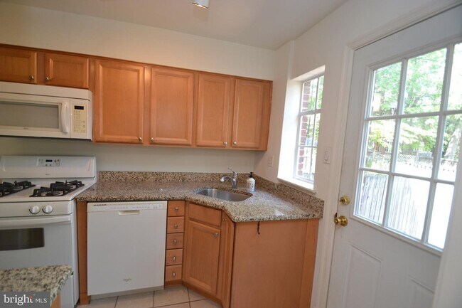 Building Photo - 807 Chetworth Pl