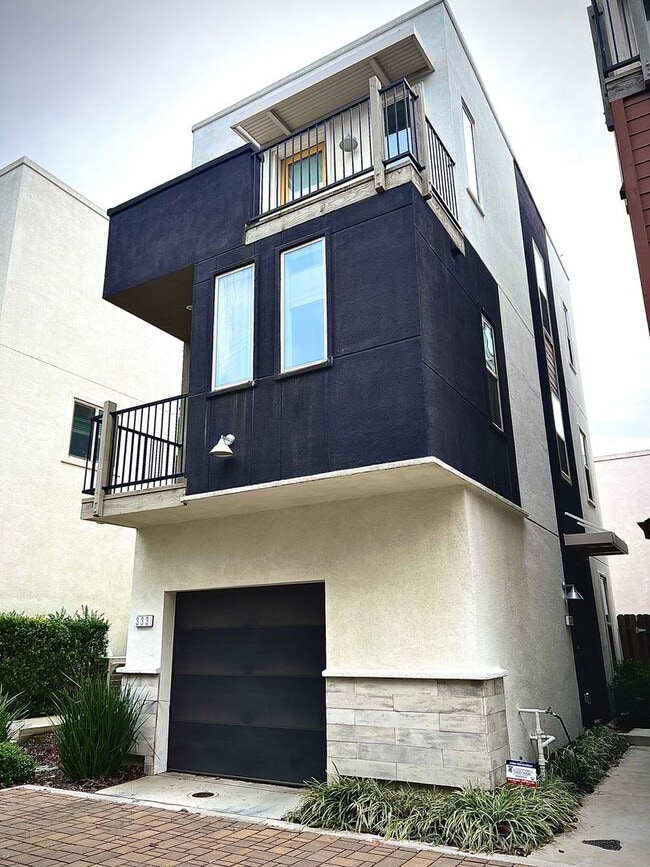 Building Photo - 333 Crate Ave