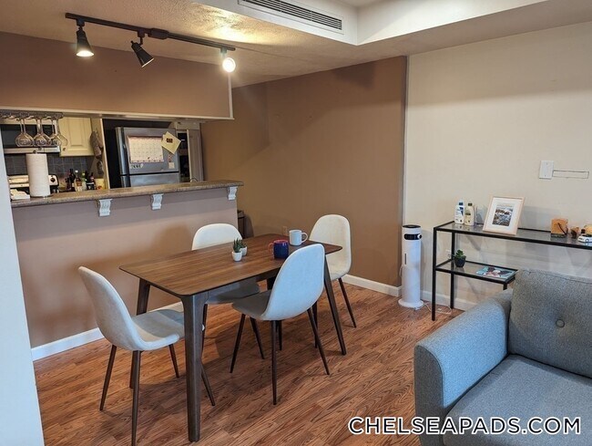 Foto del edificio - 165 Cottage St
