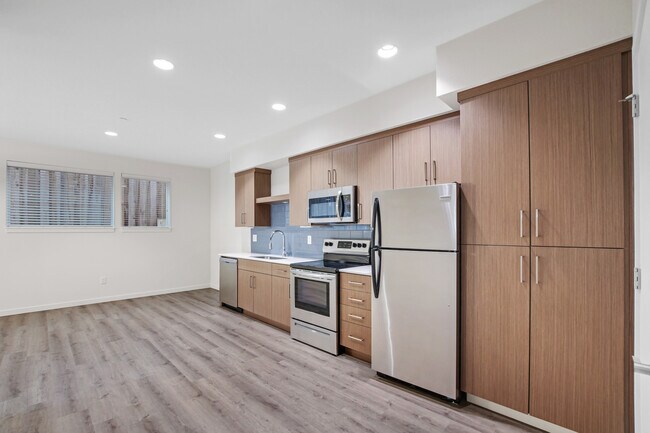 Building Photo - 5959 S Virginia Ave