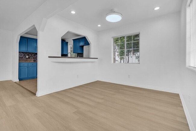 Foto del edificio - 1672 N Soto St