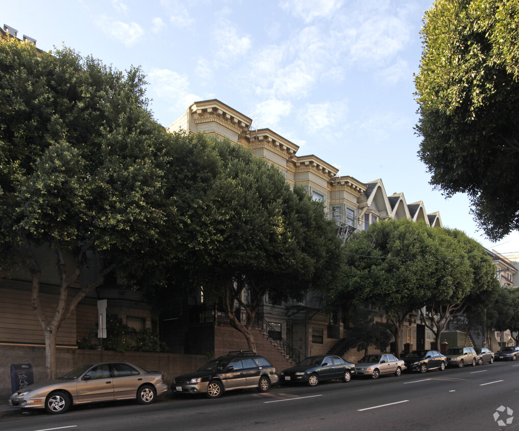 Primary Photo - 607-619 Oak St
