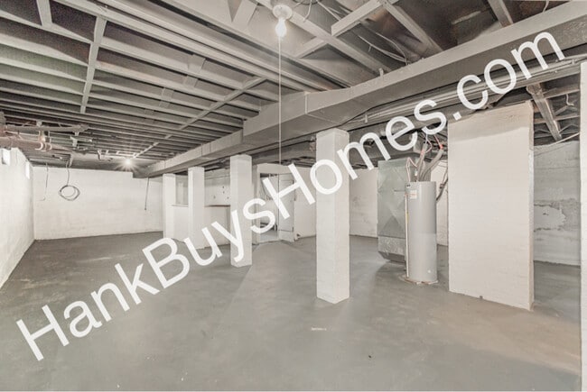 Building Photo - 115 Kansas St