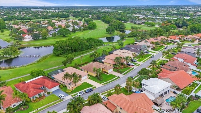 Building Photo - 720 Cypress Pointe Dr W