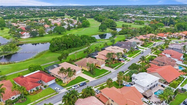 Foto del edificio - 720 Cypress Pointe Dr W
