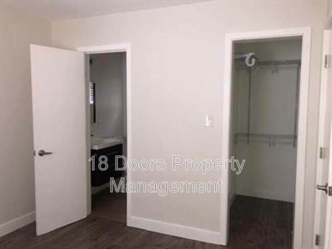 Foto del edificio - 4383 51st St