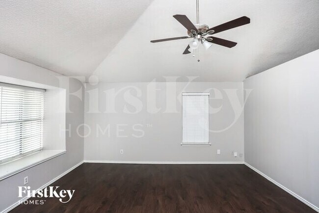 Foto del edificio - 1317 Edelweiss Dr