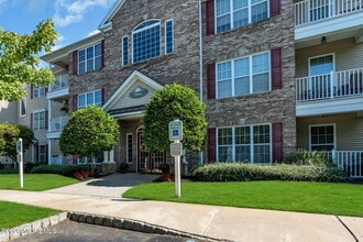 Building Photo - 313 Sophee Ln