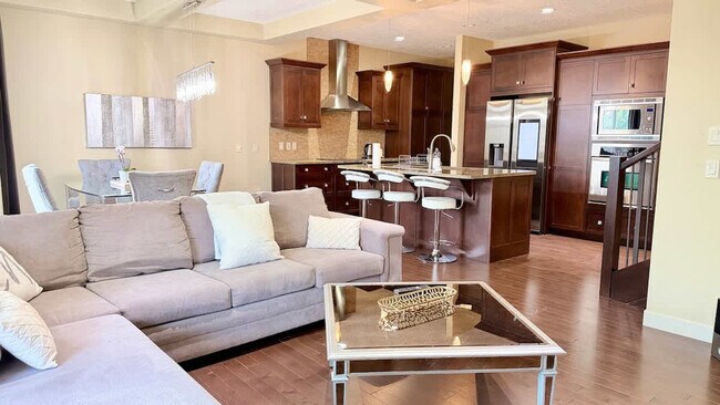 Photo du bâtiment - 248 Aspen Hills Close SW