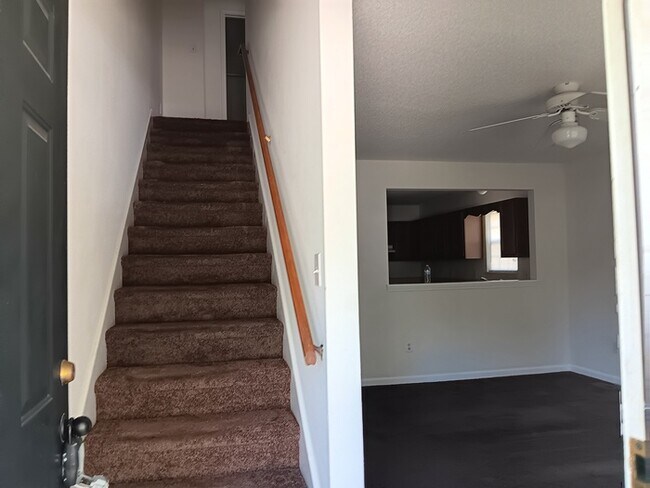 Foto del edificio - 743 Treasure Dr SW