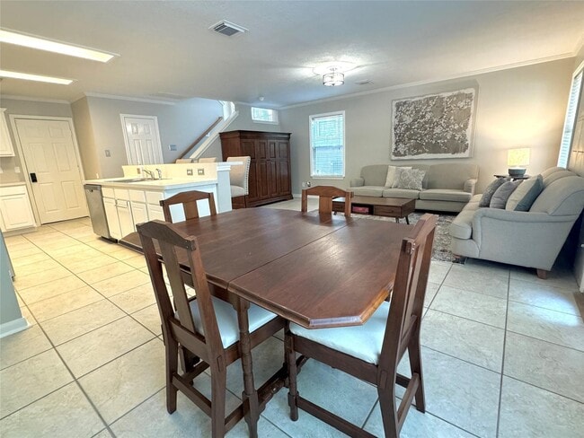 Foto del edificio - 195 Blushwood Pl