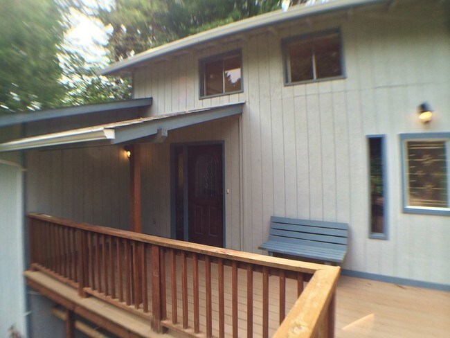 Building Photo - 419 Seattle Ave